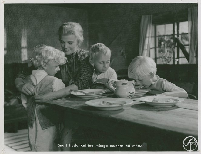 Katrina - Lobby Cards - Märta Ekström