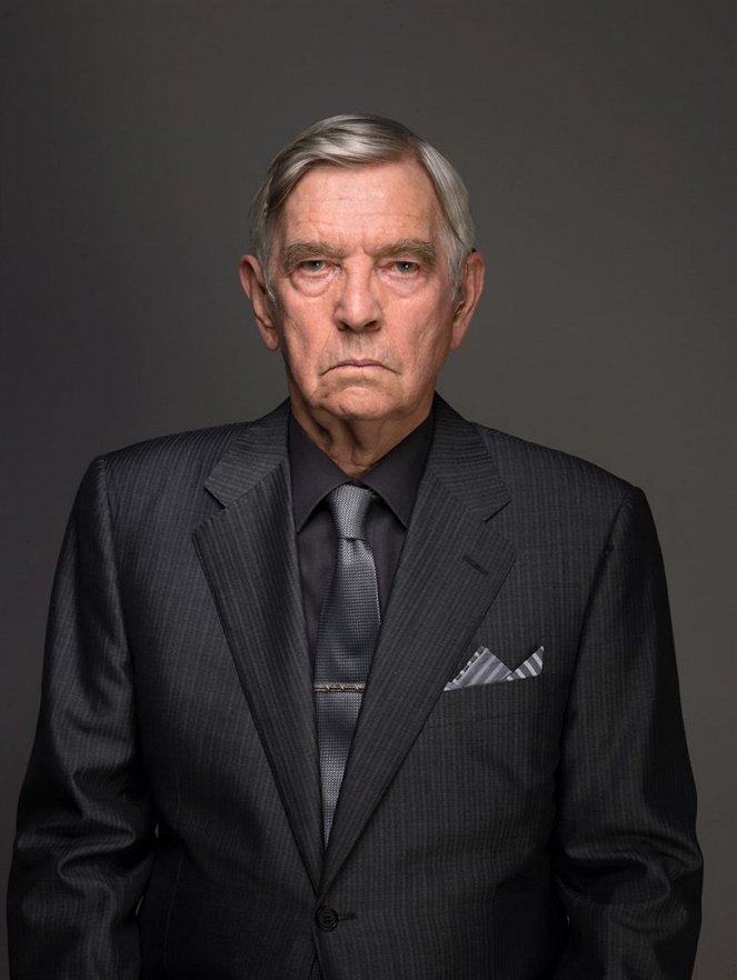 Králi zlodejov - Promo - Tom Courtenay