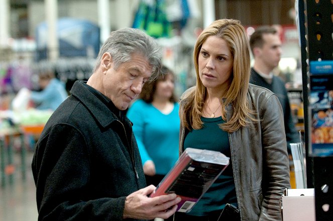 In Plain Sight - No Clemency for Old Men - Van film - Fred Ward, Mary McCormack