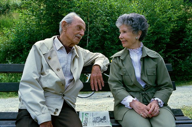 Die Schwarzwaldklinik - Der Mann mit dem Koffer - Z filmu - Ernst Fritz Fürbringer, Karin Hardt