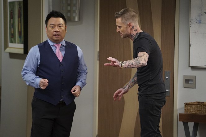 Young & Hungry - Young & Amnesia - Film - Rex Lee, Michael Voltaggio