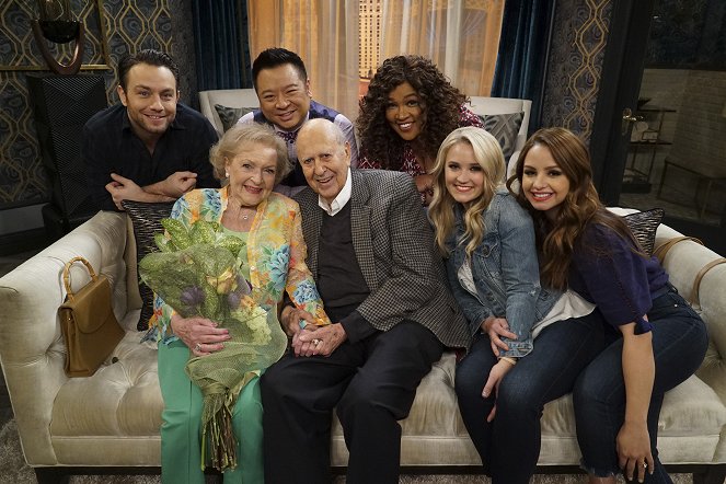 Young & Hungry - Young & Vegas Baby - De filmagens