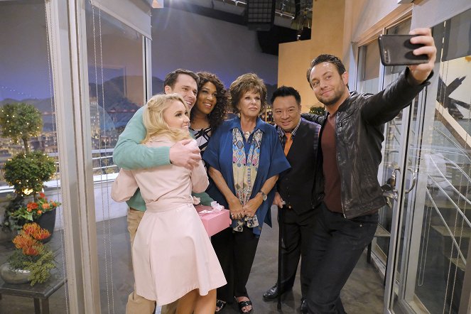 Young & Hungry - Young & Third Wheel - Making of