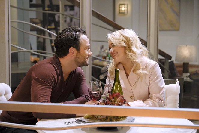 Young & Hungry - Young & Third Wheel - Do filme - Jonathan Sadowski, Emily Osment