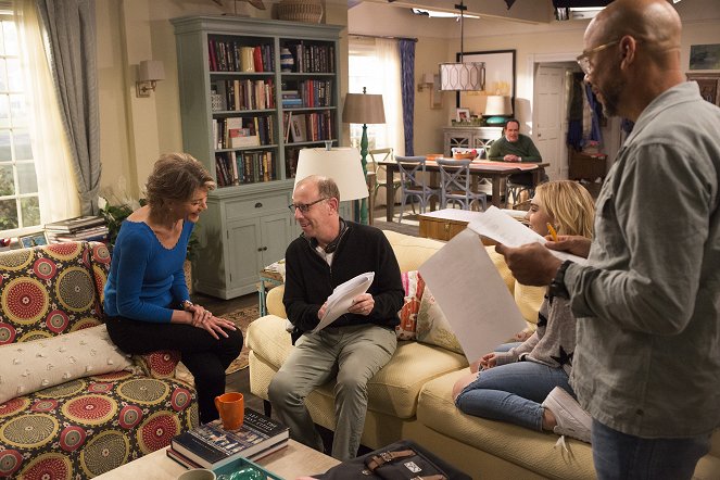 American Housewife - Les Montagnes russes - Tournage - Wendie Malick, Rick Wiener, Meg Donnelly