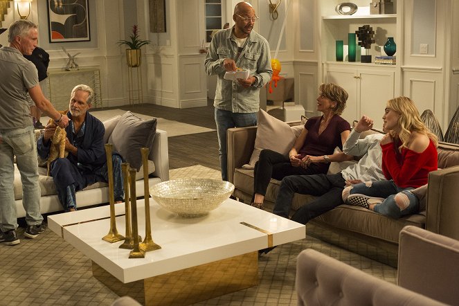 American Housewife - Les Montagnes russes - Tournage - Gregory Harrison, Ken Whittingham, Wendie Malick, Meg Donnelly