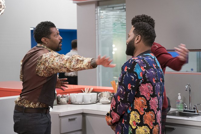 Black-ish - Stand Up, Fall Down - Photos - Deon Cole, Anthony Anderson
