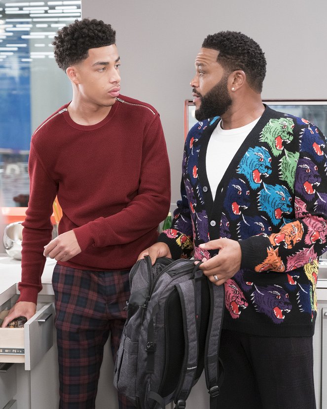 Black-ish - Season 5 - Stand Up, Fall Down - Photos - Marcus Scribner, Anthony Anderson