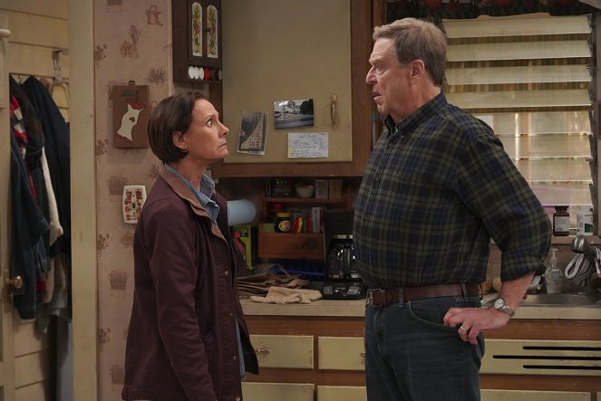 The Conners - Hold the Salt - Film - Laurie Metcalf, John Goodman