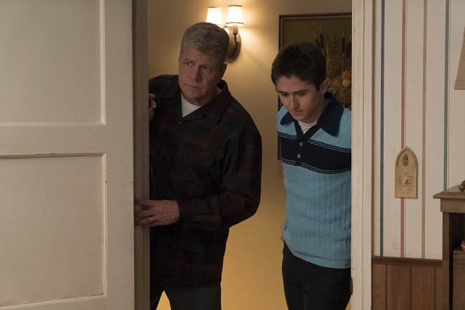 The Kids Are Alright - Behind the Counter - Photos - Michael Cudlitz, Sawyer Barth