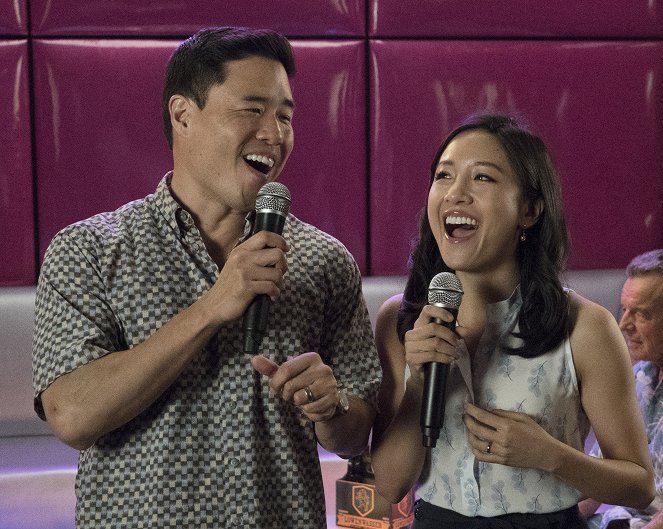 Fresh Off the Boat - Bloß kein Kind! - Filmfotos - Randall Park, Constance Wu