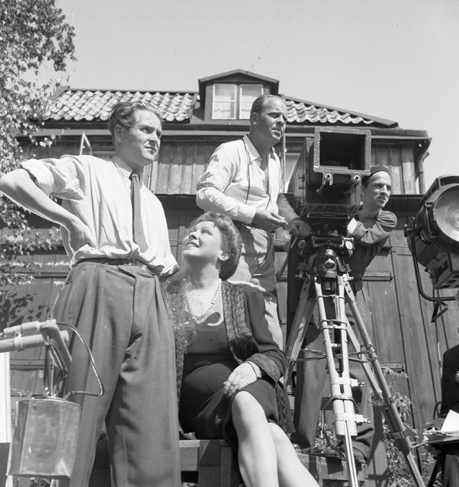Kris - Van de set - Marianne Löfgren, Gösta Roosling, Ingmar Bergman