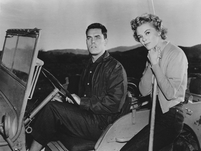 The Way to the Gold - Filmfotos - Jeffrey Hunter, Sheree North