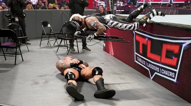 WWE TLC: Tables, Ladders & Chairs - De la película - Randy Orton, Rey Mysterio