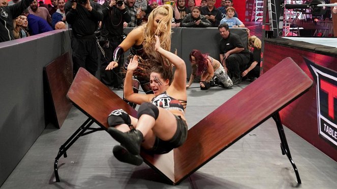 WWE TLC: Tables, Ladders & Chairs - Z filmu - Natalie Neidhart, Sarah Bridges