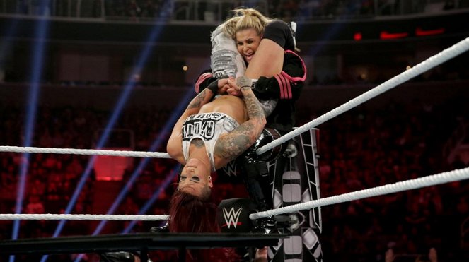 WWE TLC: Tables, Ladders & Chairs - Van film - Dori Prange, Natalie Neidhart