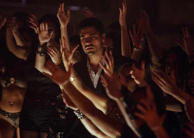 From Dusk Till Dawn: The Series - The Take - Van film - D.J. Cotrona