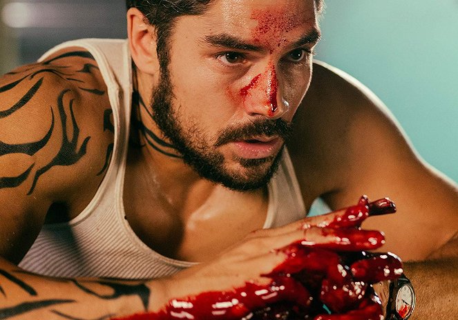 From Dusk Till Dawn: The Series - Attack of the 50-ft. Sex Machine - Van film - D.J. Cotrona