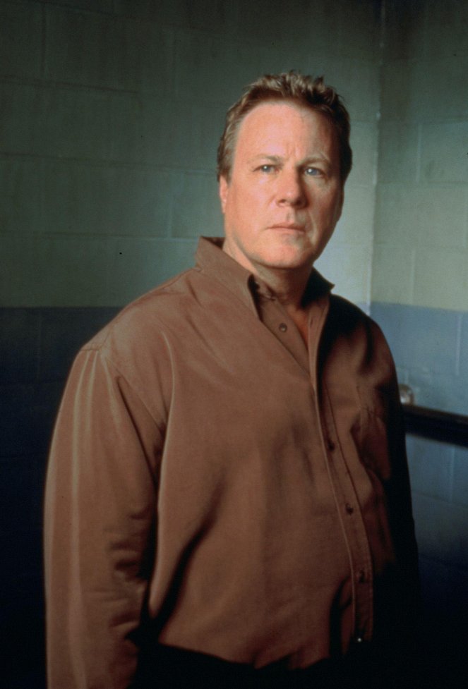 Law & Order: Special Victims Unit - Season 4 - Disappearing Acts - Photos - John Heard