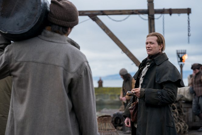Outlander - Down the Rabbit Hole - Photos - Ed Speleers