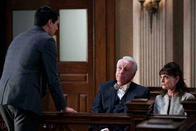 Trial & Error - Pilot - Z filmu - Bob Gunton, Cristine Rose