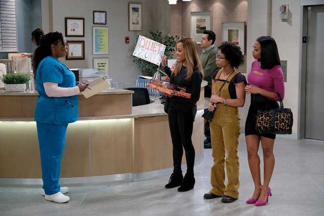 Marlon - Season 1 - Hospital Party - Photos - Essence Atkins, Notlim Taylor, Bresha Webb