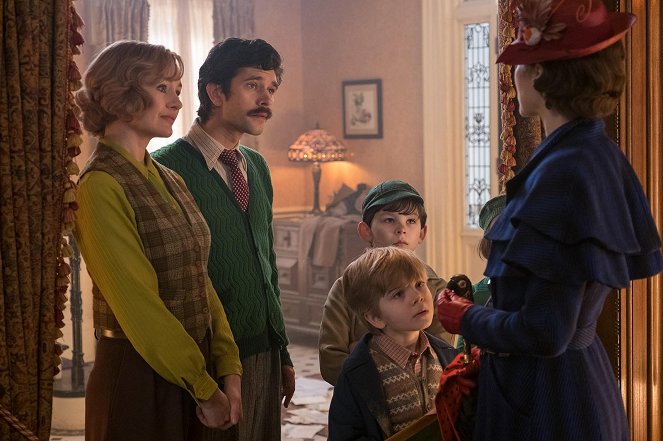 Mary Poppins se vrací - Z filmu - Emily Mortimer, Ben Whishaw, Nathanael Saleh, Joel Dawson