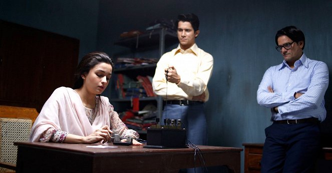 Raazi - Z filmu - Alia Bhatt, Jaideep Ahlawat
