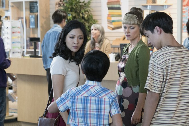 Fresh Off the Boat - A Man to Share the Night With - De la película - Constance Wu