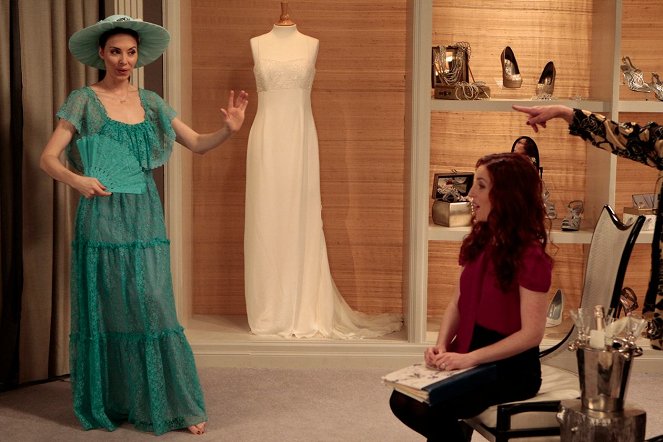 Whitney - Faking It - Photos - Whitney Cummings, Zoe Lister Jones