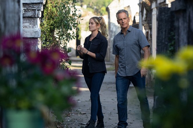 NCIS: New Orleans - Tick Tock - De la película - Ellen Hollman, Scott Bakula