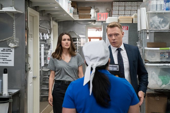 The Blacklist - Season 6 - Dr. Hans Koehler - Kuvat elokuvasta - Megan Boone, Diego Klattenhoff