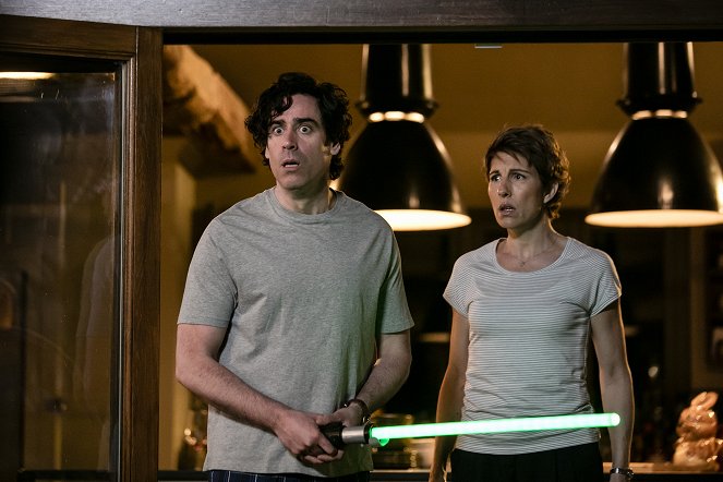 Episodes - Episode 4 - Photos - Stephen Mangan, Tamsin Greig