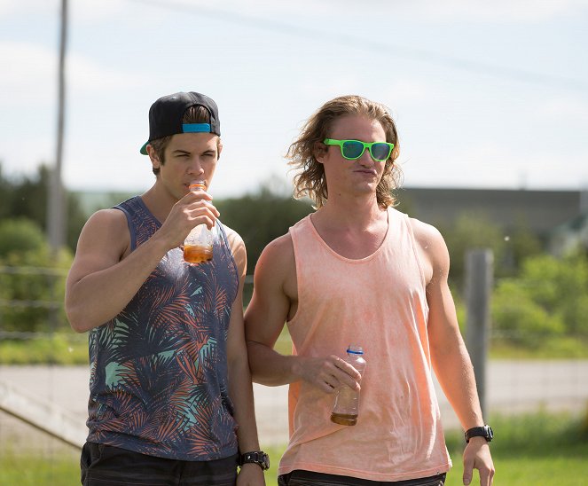 Letterkenny - Ain't No Reason to Get Excited - Filmfotos - Andrew Herr, Dylan Playfair