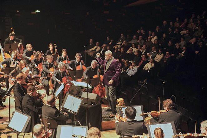 Leonard Bernstein : "Mass", oratorio scénique - Kuvat elokuvasta