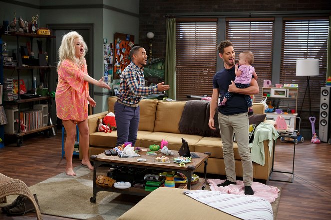 Baby Daddy - I See Crazy People - Photos - Melissa Peterman, Tahj Mowry, Jean-Luc Bilodeau