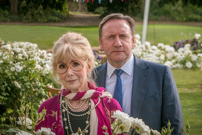 Midsomerin murhat - Season 19 - Karvainen kuolema - Promokuvat - Susan Hampshire, Neil Dudgeon