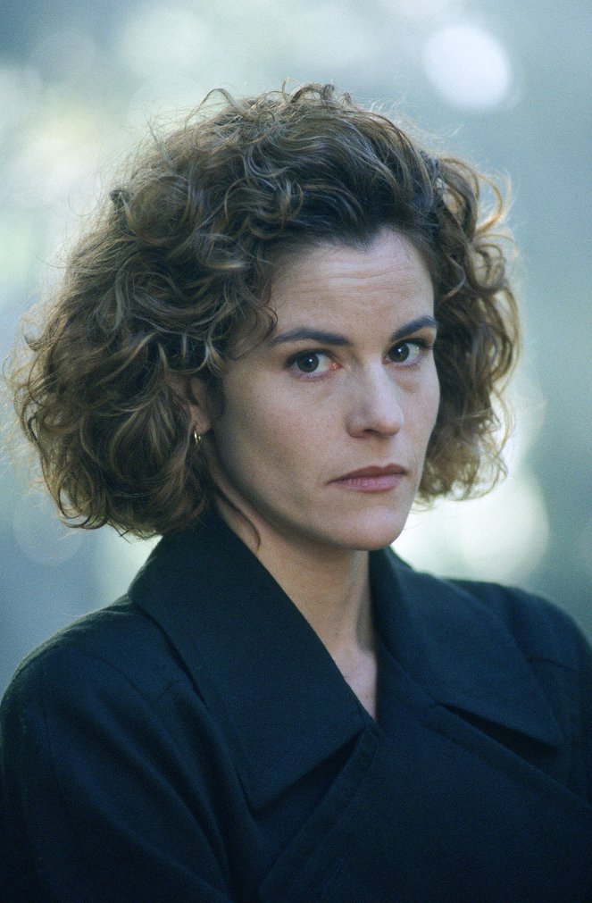 The Outer Limits - I Hear You Calling - Promo - Ally Sheedy