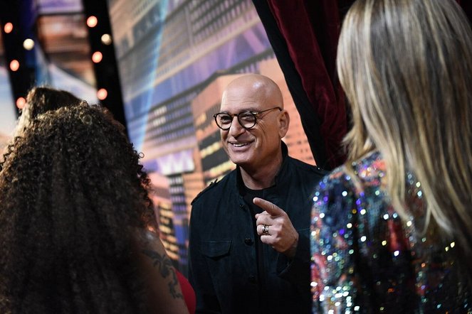 America's Got Talent: The Champions - Del rodaje - Howie Mandel