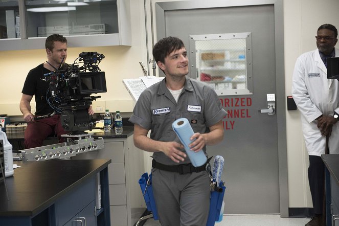 Future Man - Season 1 - Pilot - Forgatási fotók - Josh Hutcherson