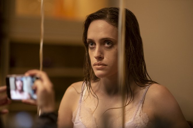 Into the Dark - New Year, New You - Film - Carly Chaikin