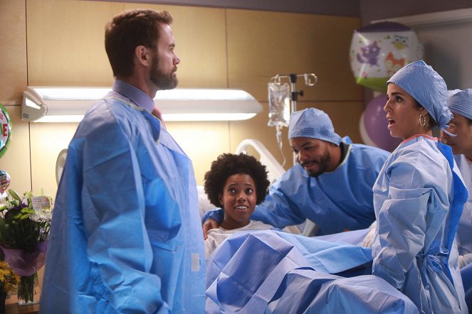 The Mindy Project - Season 6 - Doctors Without Boundaries - Filmfotos