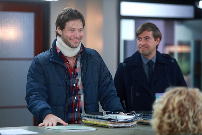 The Mindy Project - The Midwife's Tale - Photos - Ike Barinholtz