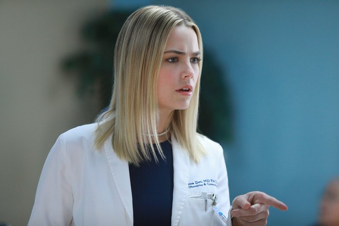The Mindy Project - The Midwife's Tale - Film - Rebecca Rittenhouse