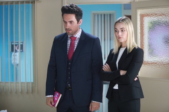 The Mindy Project - The Midwife's Tale - Photos - Ed Weeks, Rebecca Rittenhouse