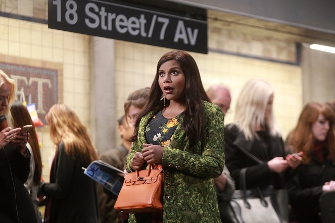 The Mindy Project - Season 6 - The Midwife's Tale - Photos - Mindy Kaling