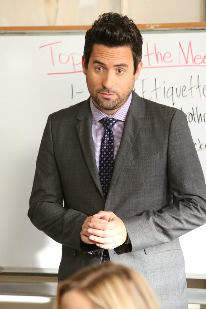 The Mindy Project - A Decent Proposal - Photos - Ed Weeks