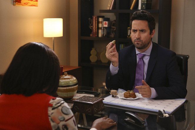 The Mindy Project - Dibs - Photos - Ed Weeks