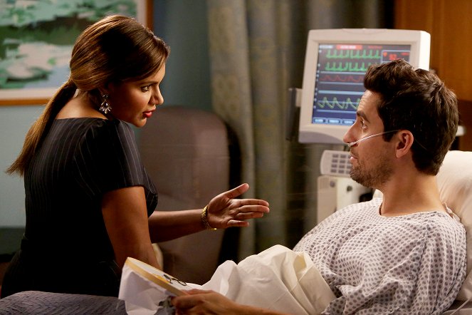 The Mindy Project - Margaret Thatcher - Photos - Mindy Kaling, Ed Weeks