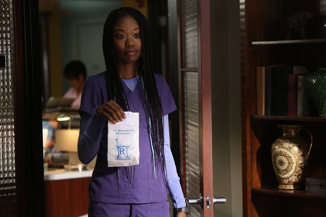 The Mindy Project - Freedom Tower Women's Health - Photos - Xosha Roquemore